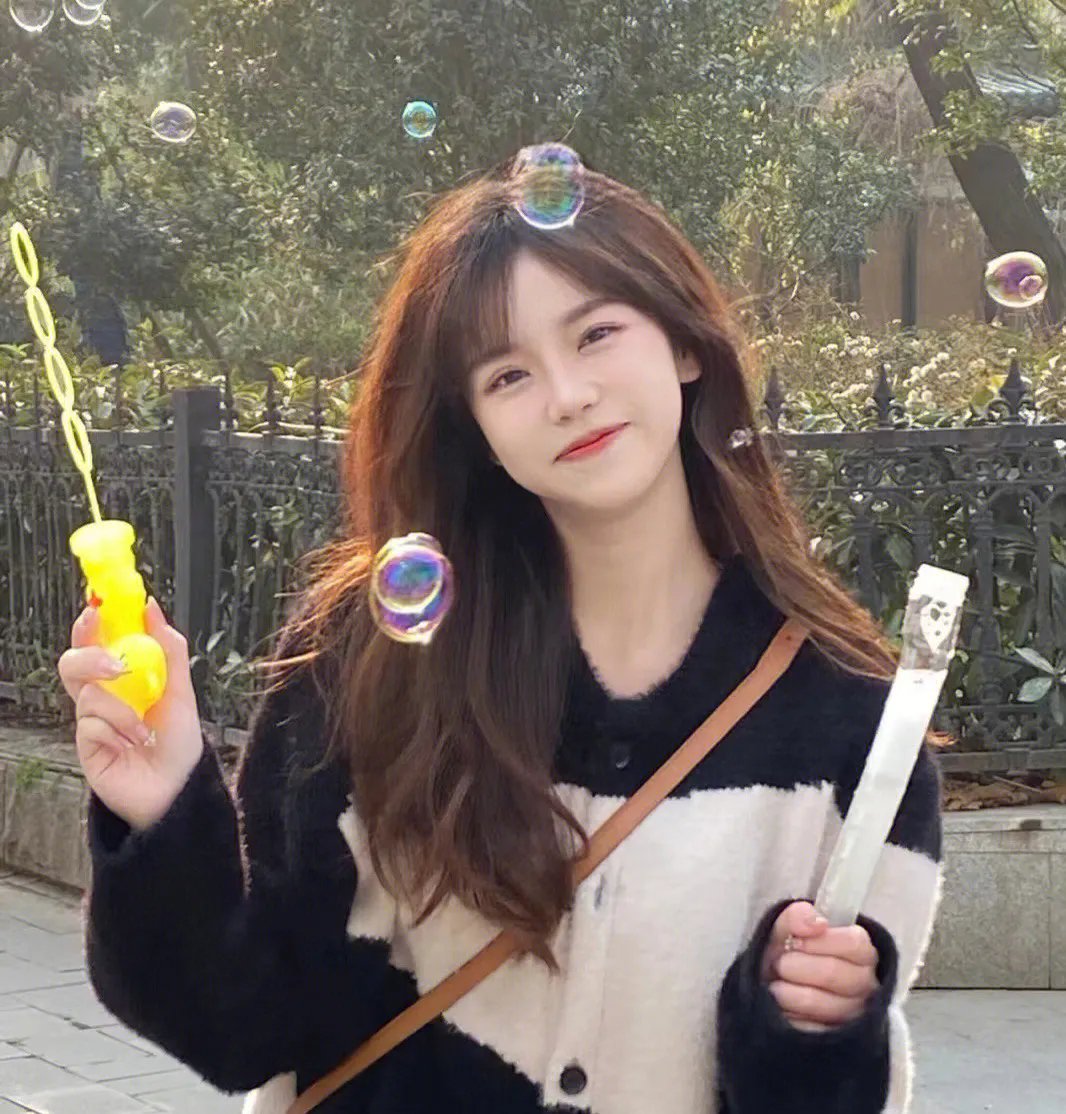 不可触及的拥抱